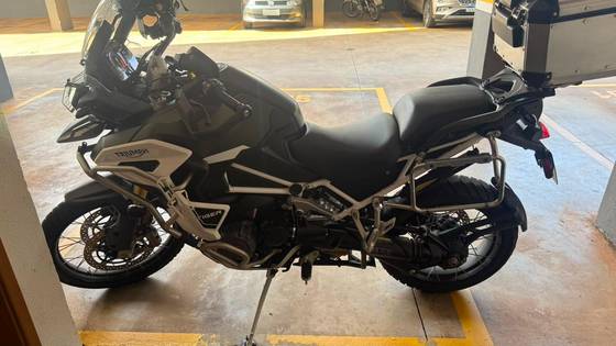 TRIUMPH TIGER 1200 RALLY EXPLORER TRIUMPH TIGER 1200 RALLY EXPLORER